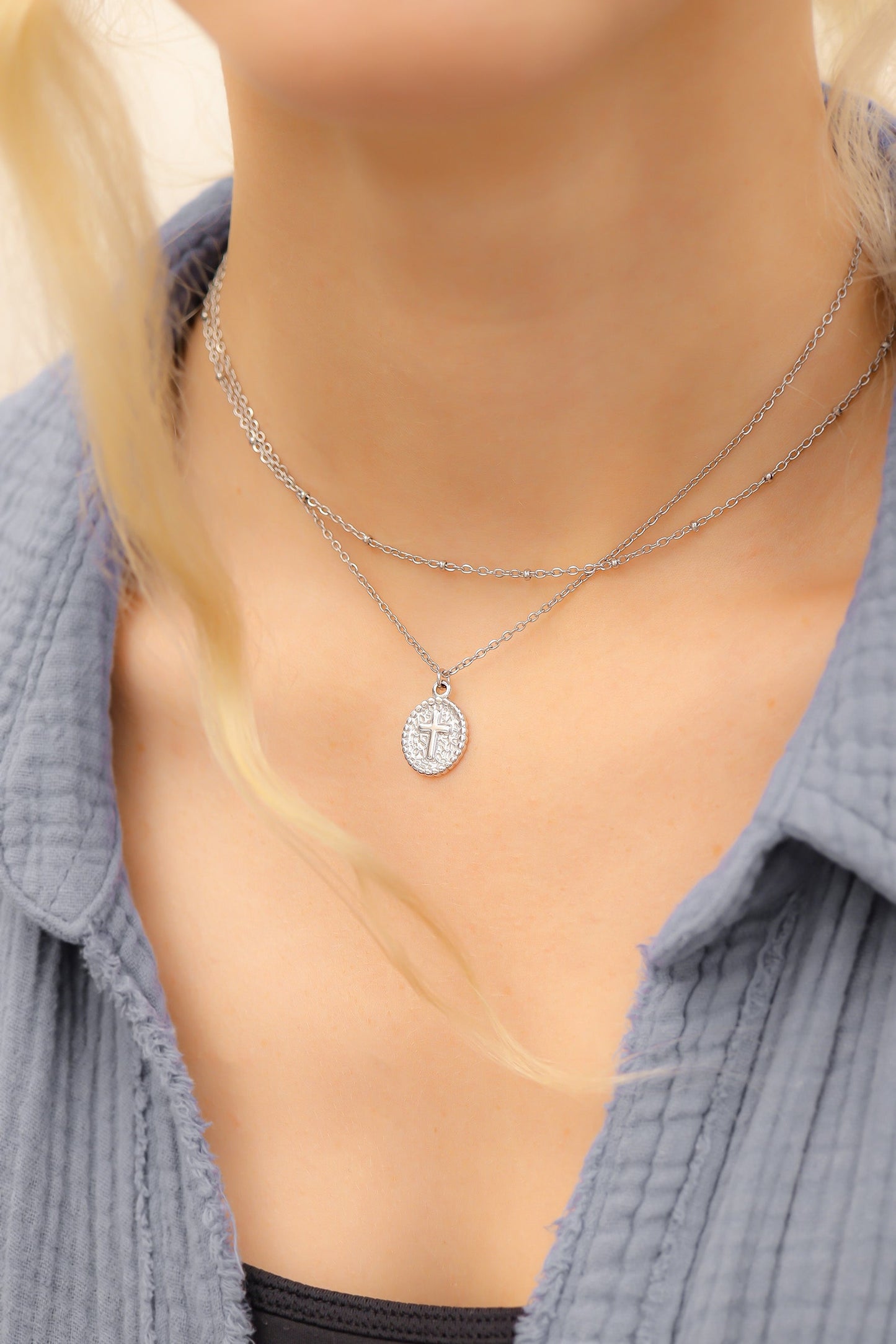 18K Gold PVD Stainless Steel Textured Medallion Cross Charm / PDL0115